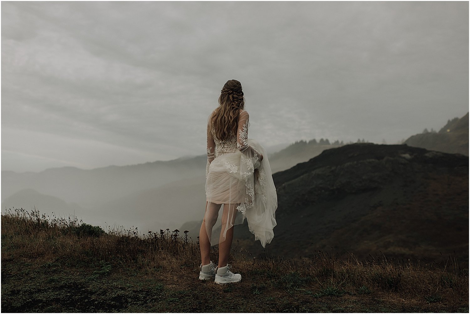 moody full day elopement in the southern oregon coast