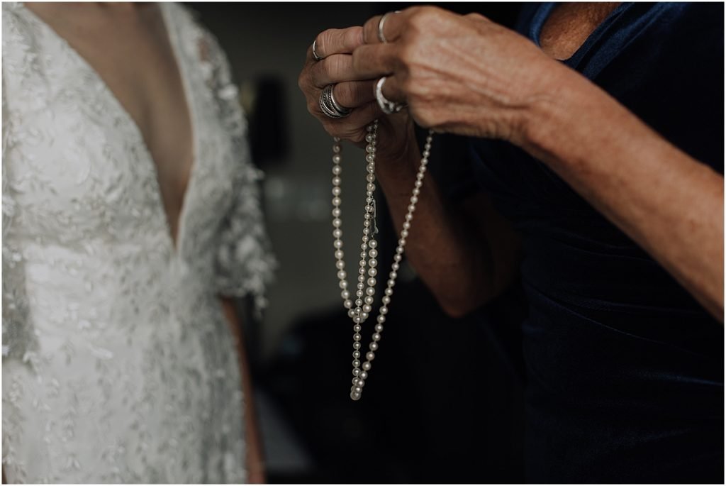 intimate spring desert wedding in bend oregon