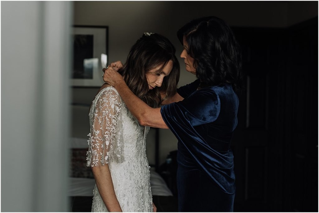 intimate spring desert wedding in bend oregon