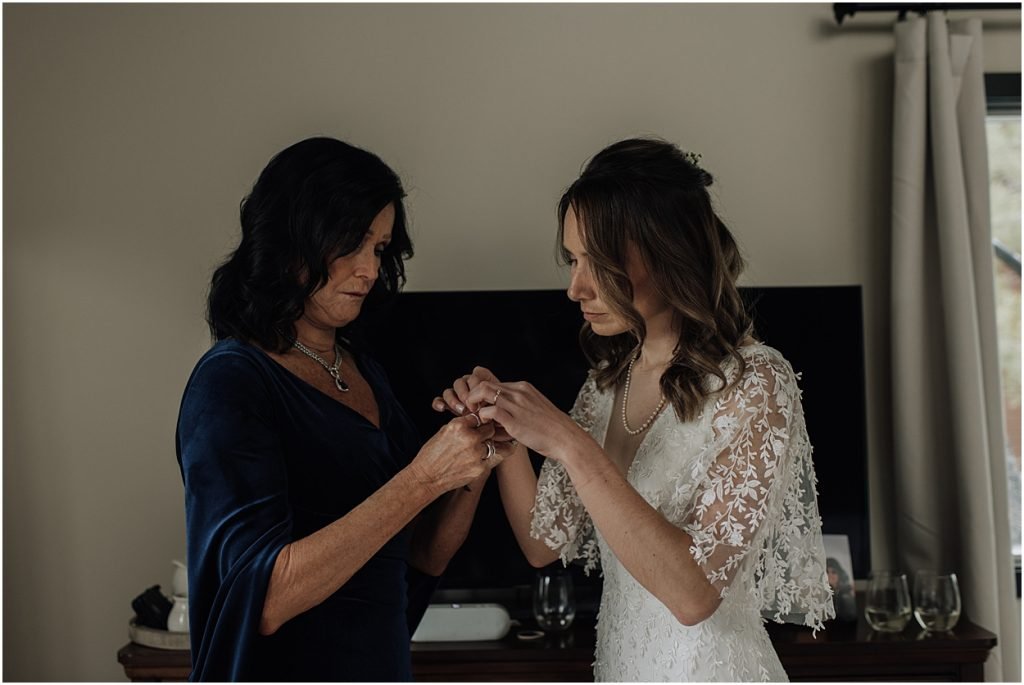 intimate spring desert wedding in bend oregon