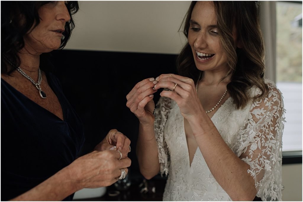 intimate spring desert wedding in bend oregon