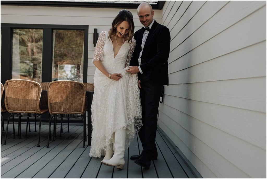 intimate spring desert wedding in bend oregon