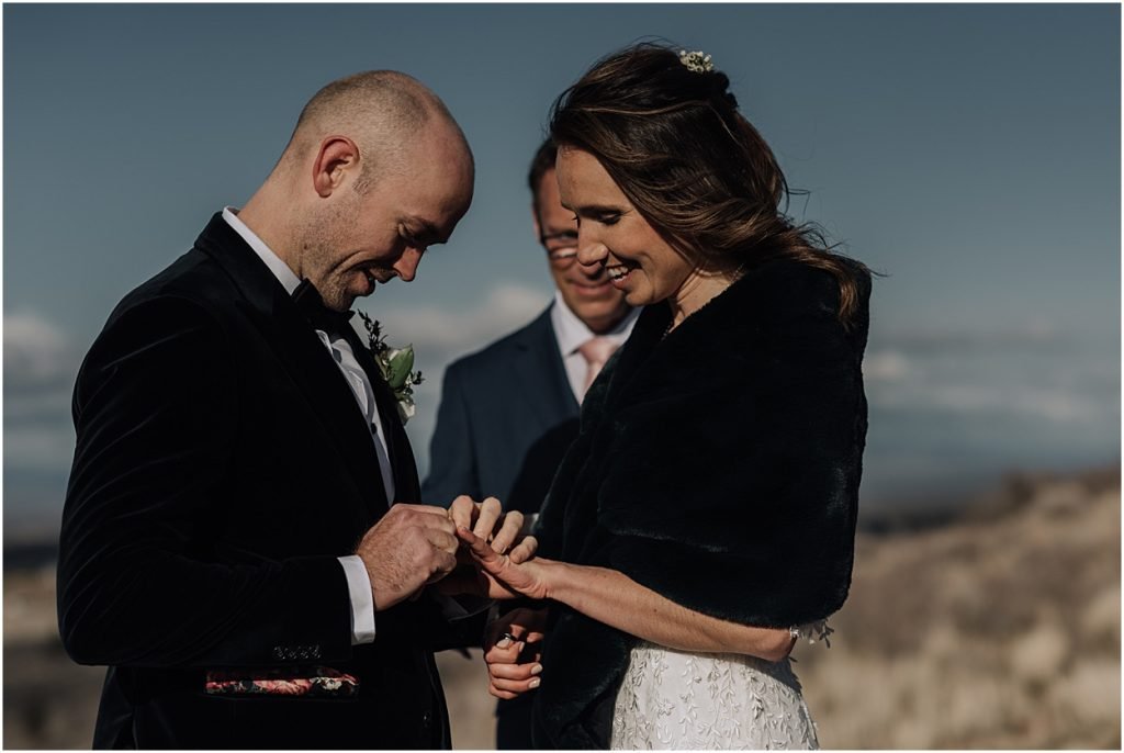 intimate spring desert wedding in bend oregon