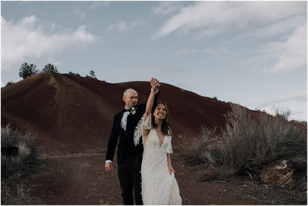intimate spring desert wedding in bend oregon