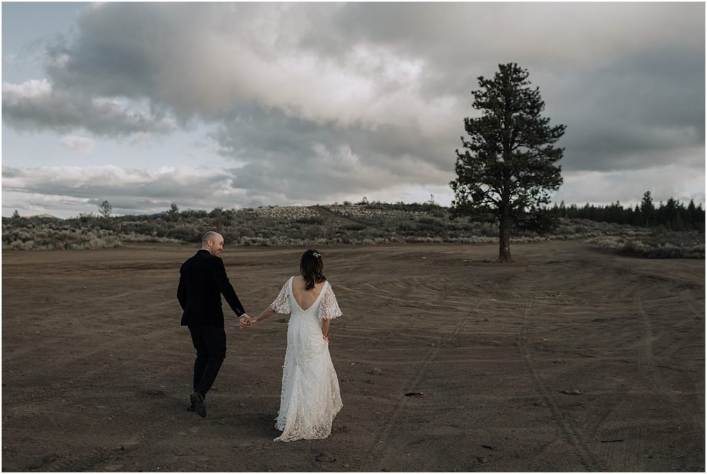 intimate spring desert wedding in bend oregon