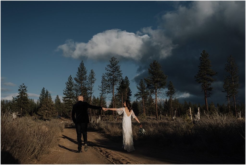 intimate spring desert wedding in bend oregon