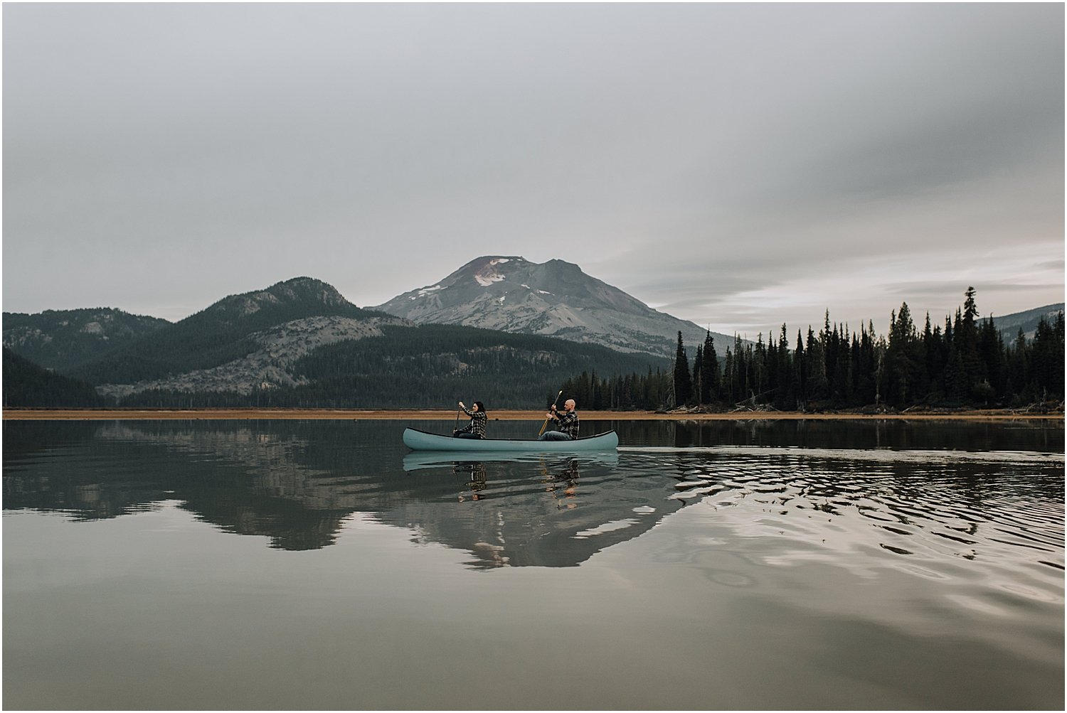 sunrise canoe elopement at sparks lake oregon