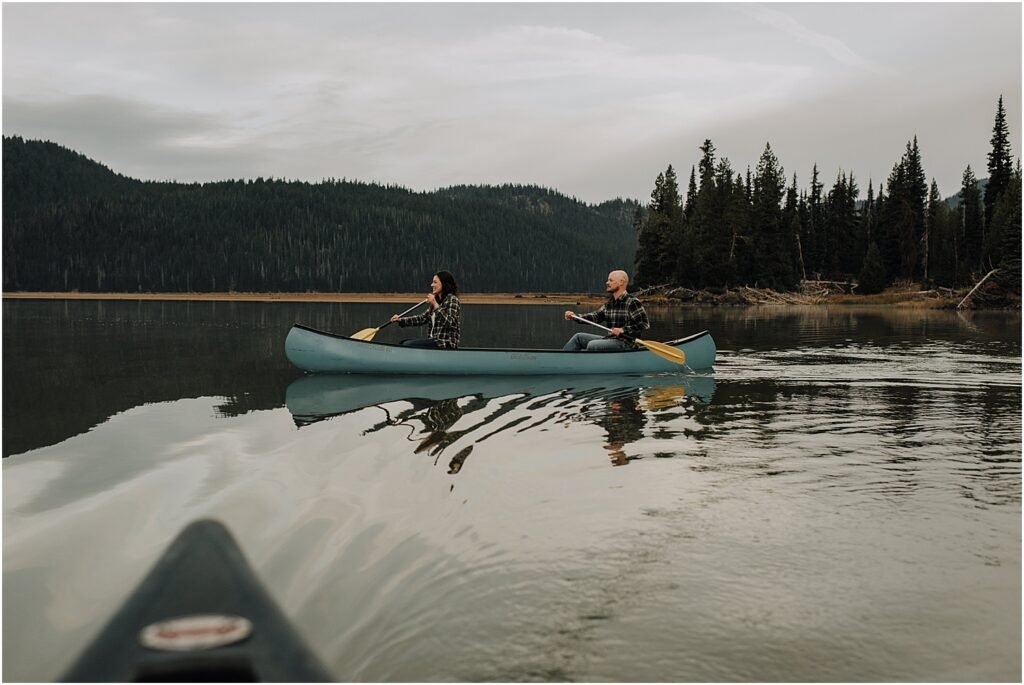sunrise canoe elopement at sparks lake oregon