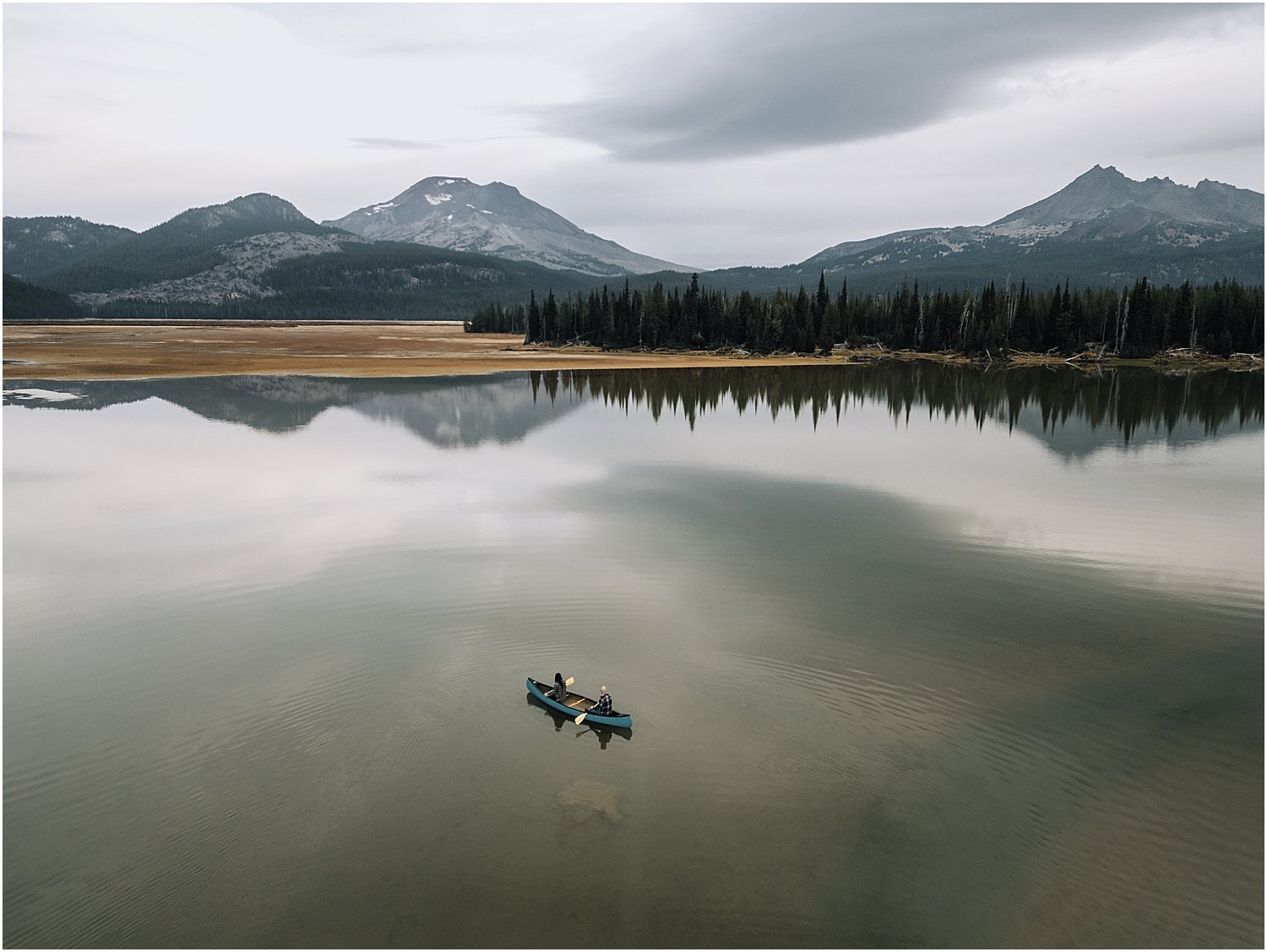 sunrise canoe elopement at sparks lake oregon