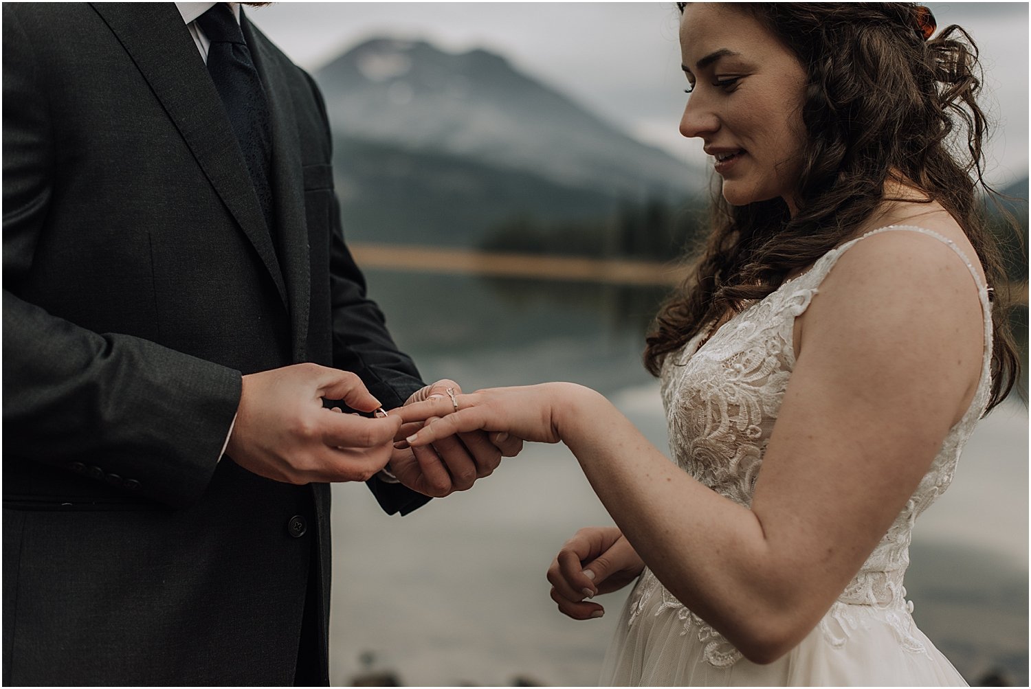 sunrise canoe elopement at sparks lake oregon
