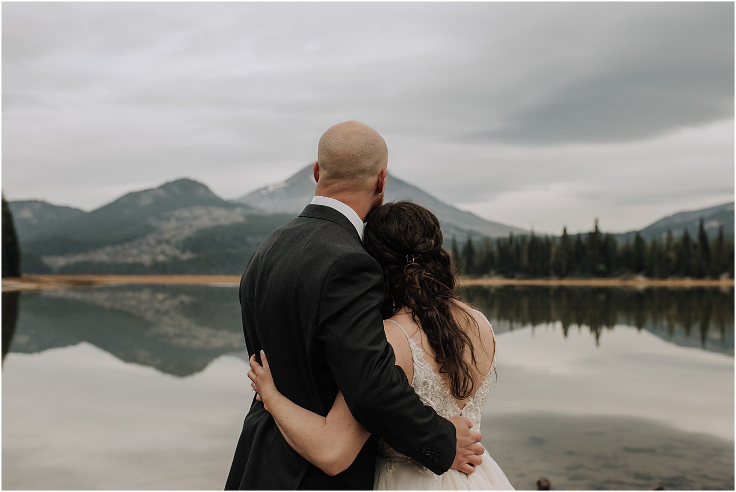 sunrise canoe elopement at sparks lake oregon