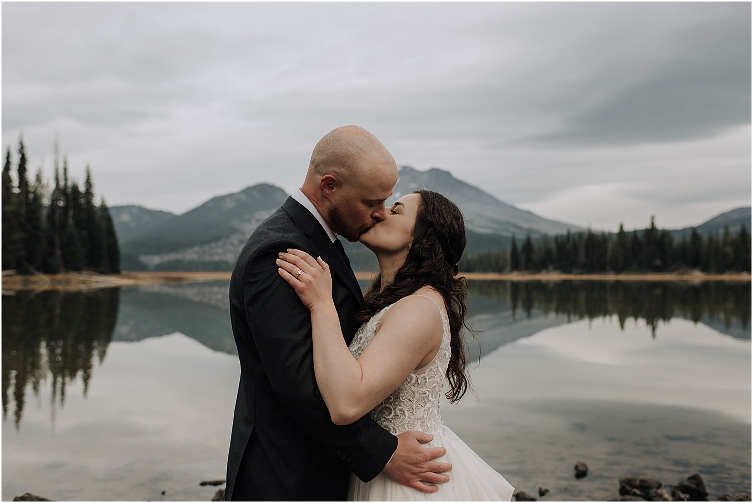 sunrise canoe elopement at sparks lake oregon