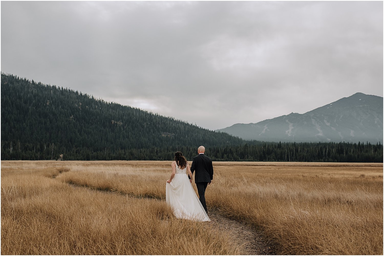 sunrise canoe elopement at sparks lake oregon