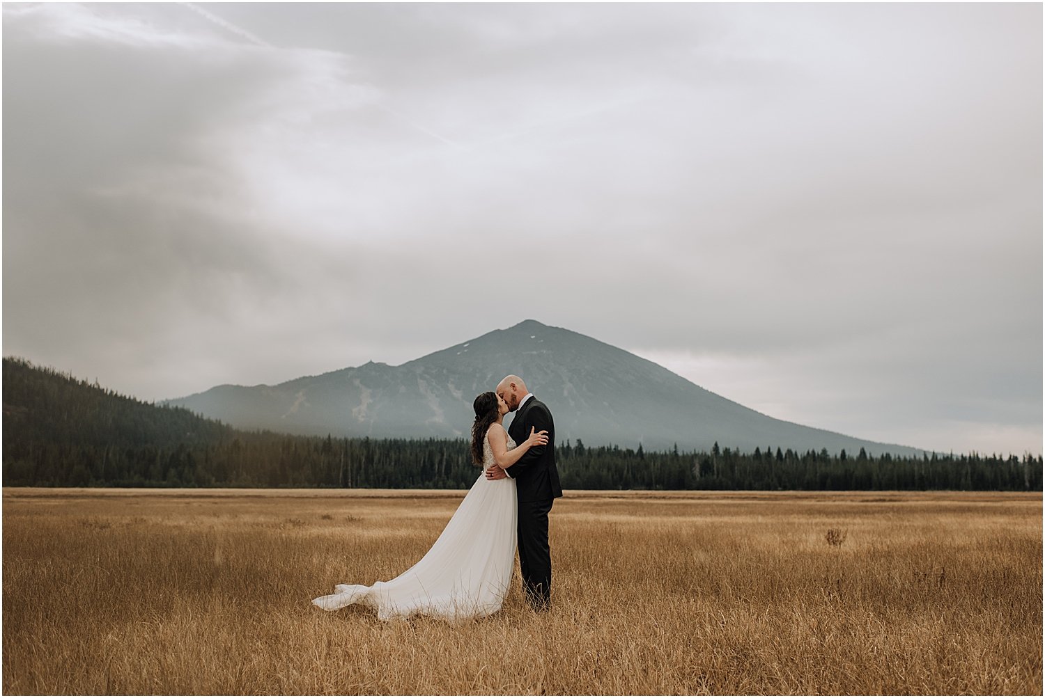 sunrise canoe elopement at sparks lake oregon