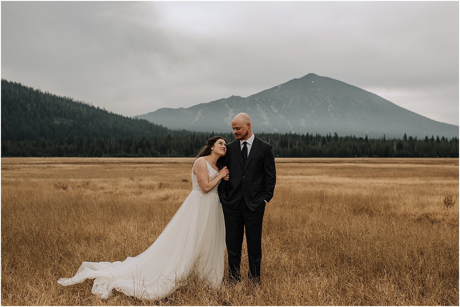 sunrise canoe elopement at sparks lake oregon