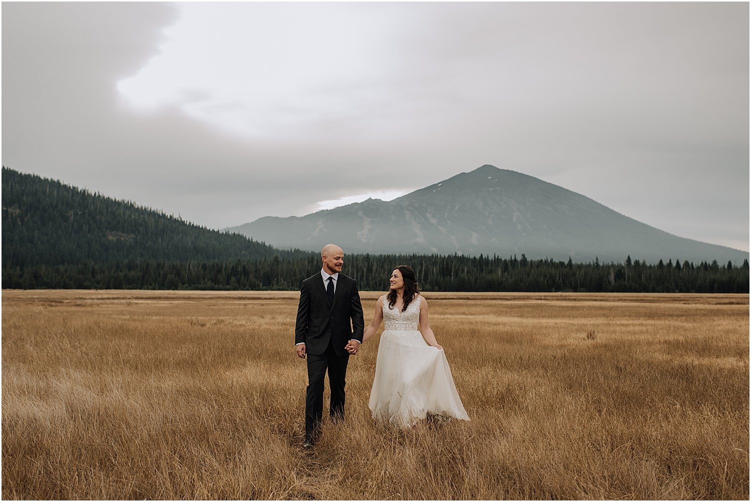 sunrise canoe elopement at sparks lake oregon