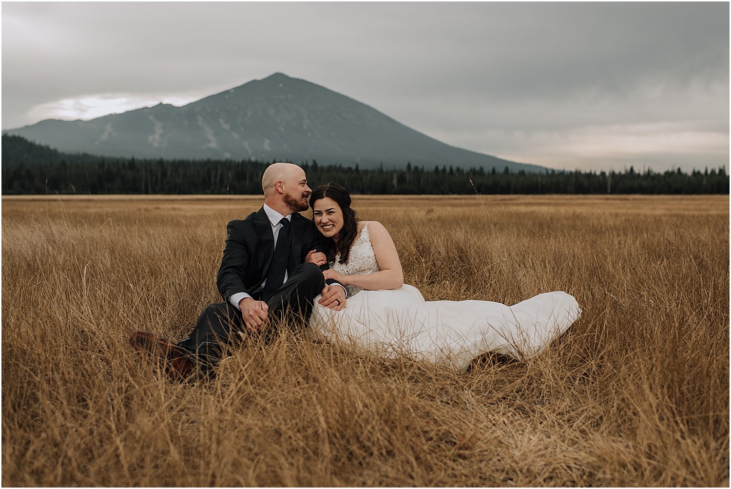sunrise canoe elopement at sparks lake oregon